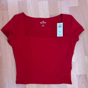 Hollister Women's Scarlet Short Sleeve Tee